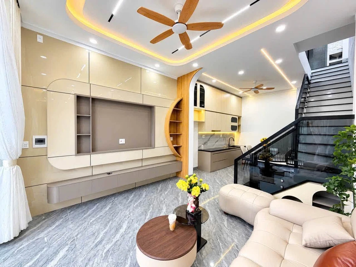 Bán nhà 2 tầng 3PN hẻm ô tô 4,2x15m KP3 Trảng Dài, Đồng Nai giá 2,79 tỷ - Ảnh thu nhỏ 2