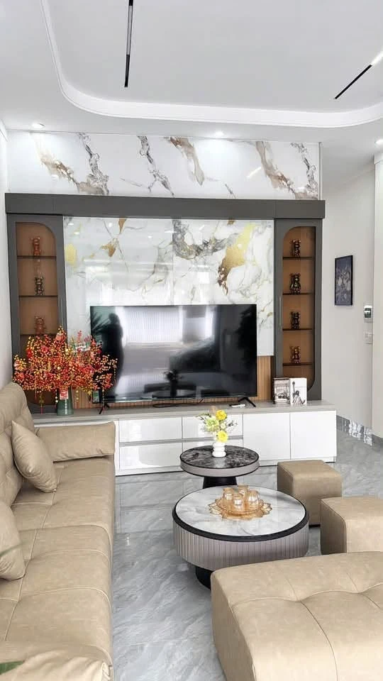 Bán nhà mặt tiền 212m² 3PN 7,35 tỷ Hùng Vương Q1 - Ảnh thu nhỏ 5