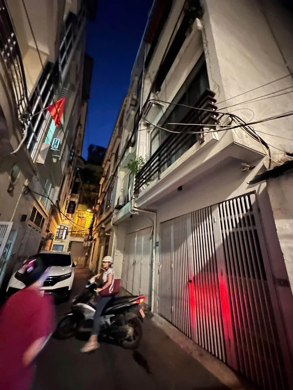 Cho thuê nhà 50m² 4 phòng ngủ Dương Quảng Hàm, Cầu Giấy 20 triệu/tháng