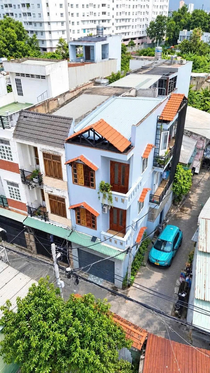 Bán nhà 5PN 63m2 tại Ngã Tư Bình Thái, giá 5 tỷ 600 triệu - Ảnh 1