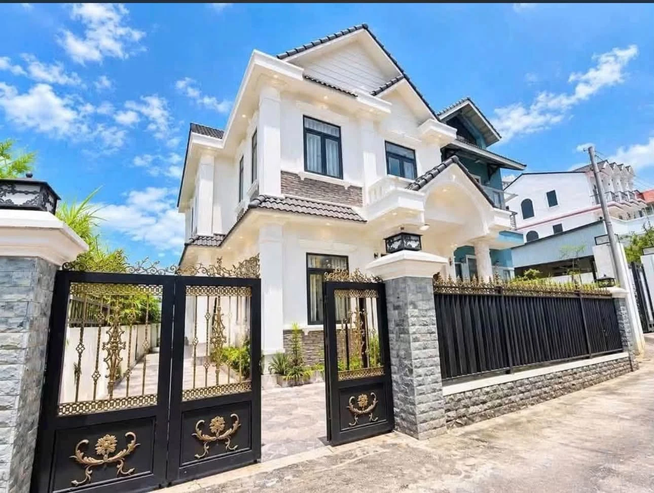 Bán biệt thự Lý Nam Đế 241m² 4PN 8.9 tỷ Đà Lạt - Ảnh 1