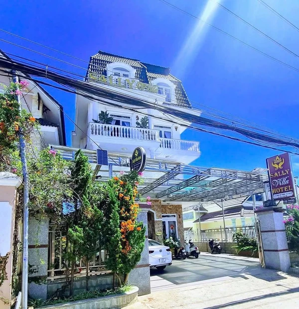 Bán khách sạn Đà Lạt 280m² mặt tiền Triệu Việt Vương