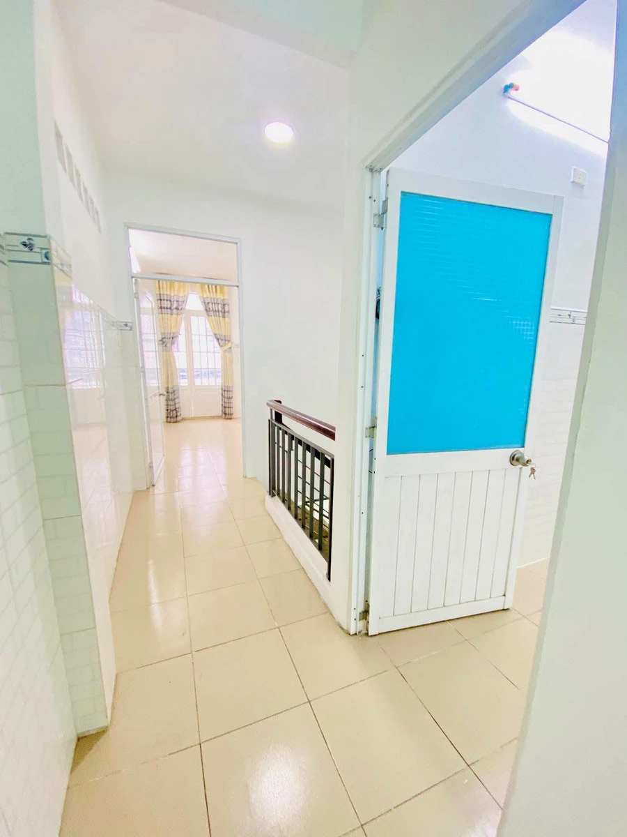 Bán nhà 2 tầng mới 58m2 hẻm xe hơi gần chợ Giản Dân, Hiệp Thành, Quận 12, giá 3,95 tỷ - Ảnh thu nhỏ 5