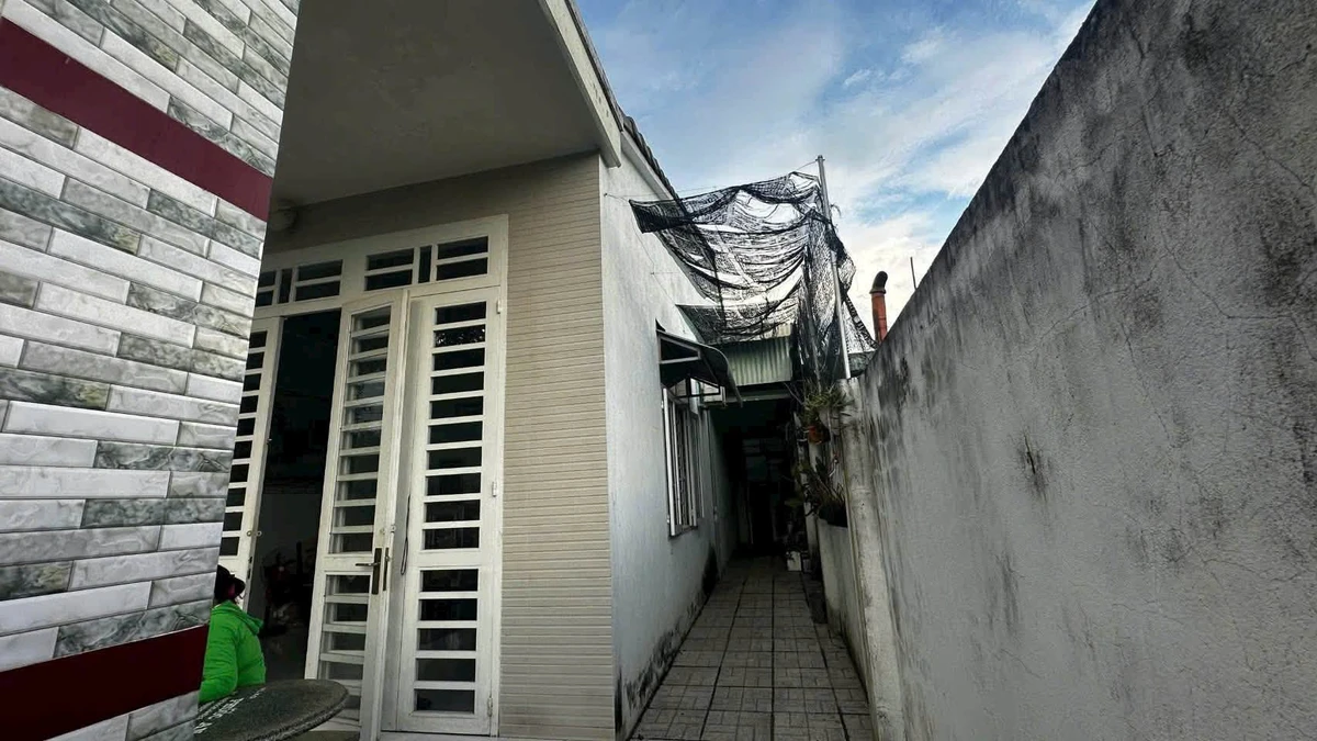 Bán nhà kiên cố 180m² gần bệnh viện Hồng Hưng, Tây Ninh, 1,1 tỷ - Ảnh 1