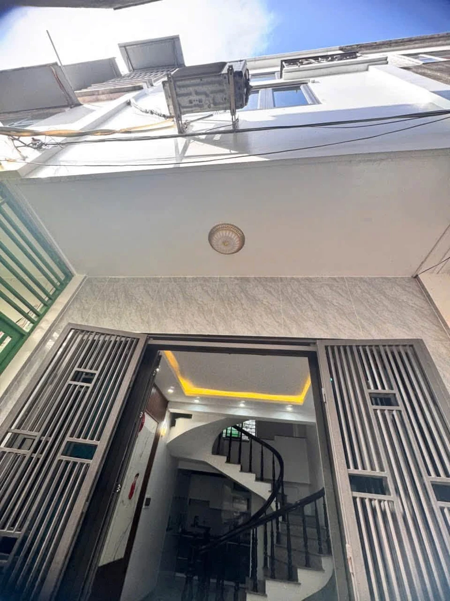 Bán nhà 30m² 3 phòng ngủ Trần Nguyên Hãn 2,09 tỷ - Ảnh 1