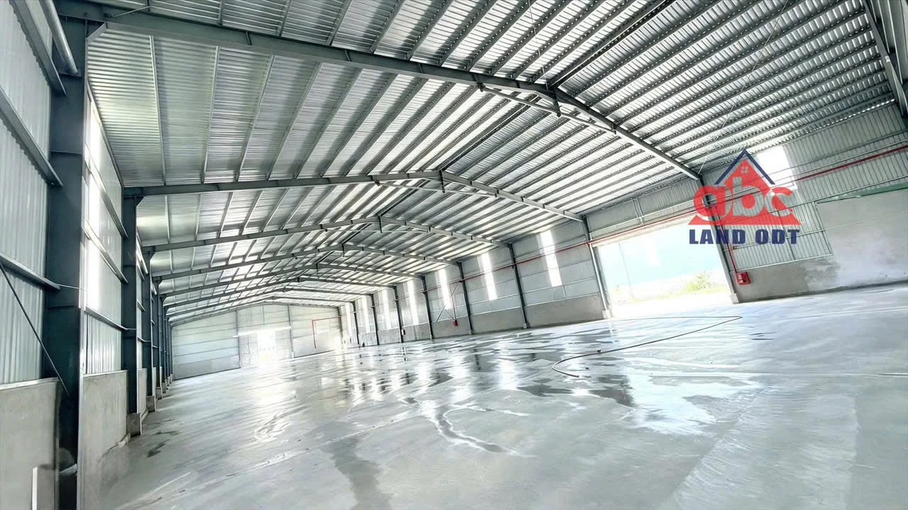 Cho thuê nhà xưởng 2000m² gần KCN Hố Nai, 75 triệu/tháng - Ảnh 1