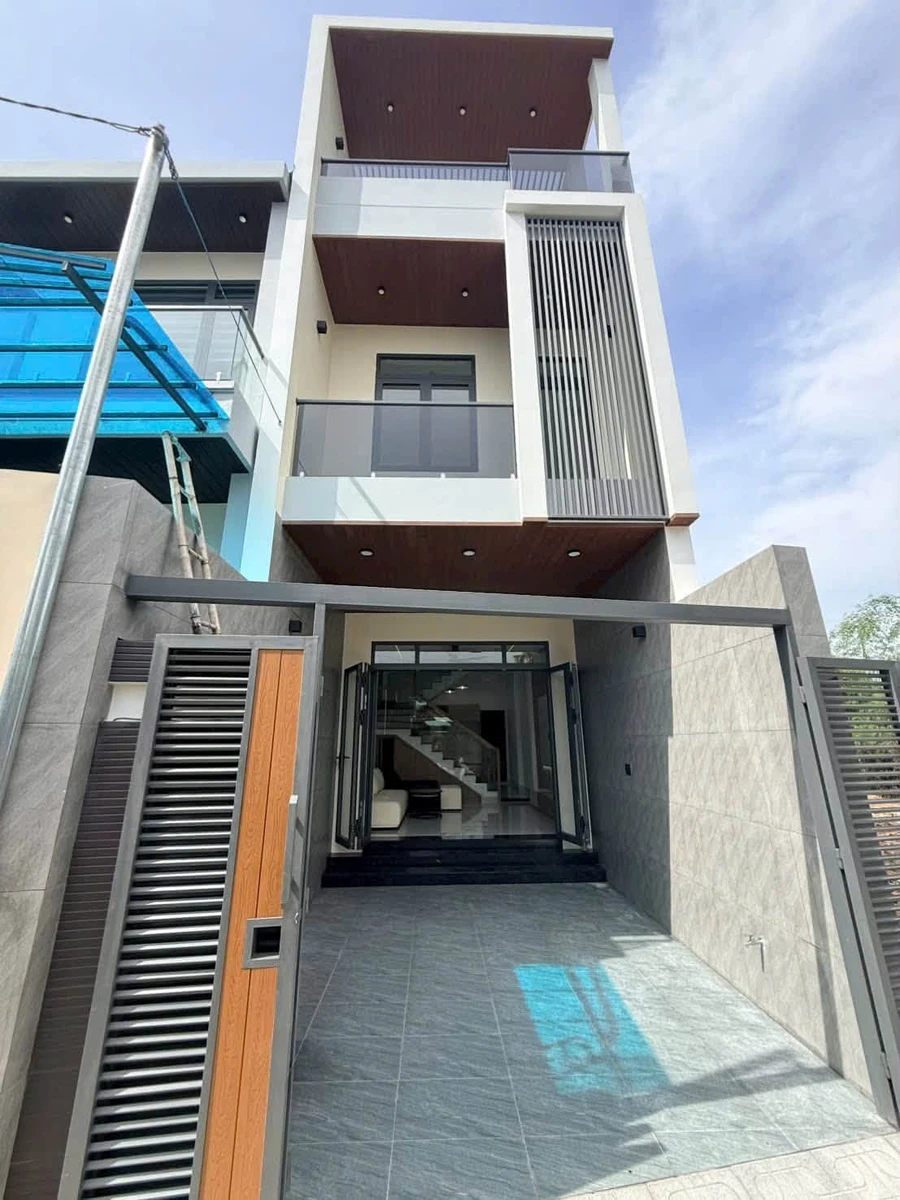 Bán nhà 1 trệt 2 lầu 4PN 63m² Phường Biên Hoà 3.7 tỷ - Ảnh 1