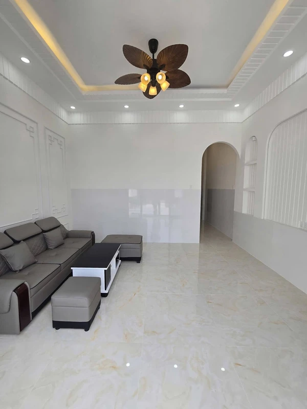 Bán nhà mới hoàn thiện 4,8x28m, 3 phòng ngủ, hẻm Trịnh Phong Đáng, Long Hoa, Tây Ninh
