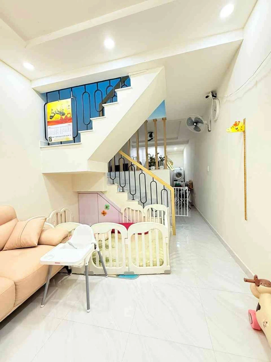 Bán nhà 2 tầng 43m2 2PN 2WC hẻm gần Huỳnh Tấn Phát, Phú Thuận, Quận 7 - Ảnh 1