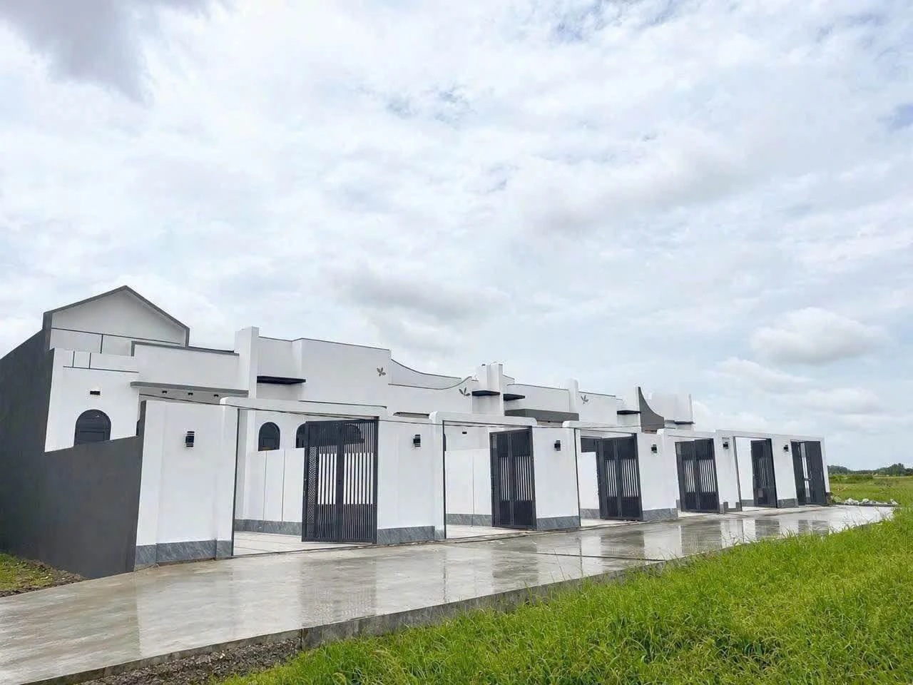 Bán nhà cấp 4 nhà vườn 5x36m 2 phòng ngủ, giá 1,79 tỷ tại Mỹ Hạnh Bắc, Đức Hòa - Ảnh 1