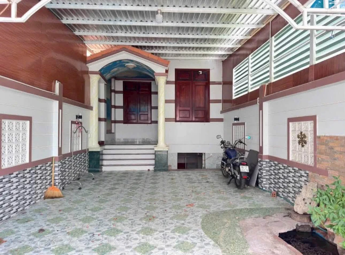 Bán nhà 1 trệt 1 lầu 4 PN 200m² Phan Thiết 3,75 tỷ - Ảnh thu nhỏ 3