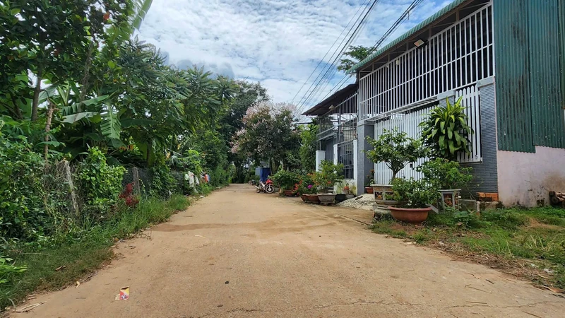 Bán đất hẽm cấp 1 Trần Quý Cáp 140m2, 2 tỷ 300