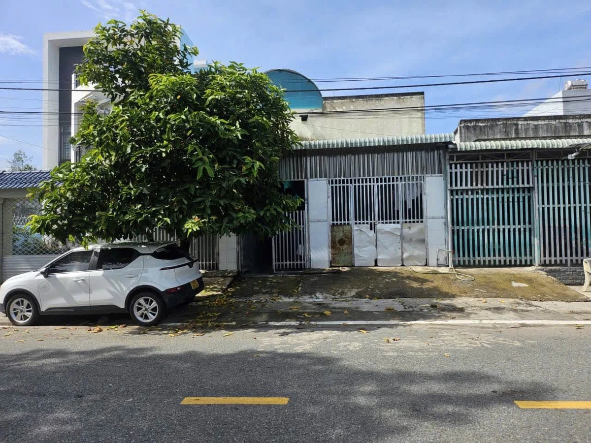 Bán dãy nhà trọ 2 kiot 6 phòng 200m² Phú Chánh - Ảnh thu nhỏ 2