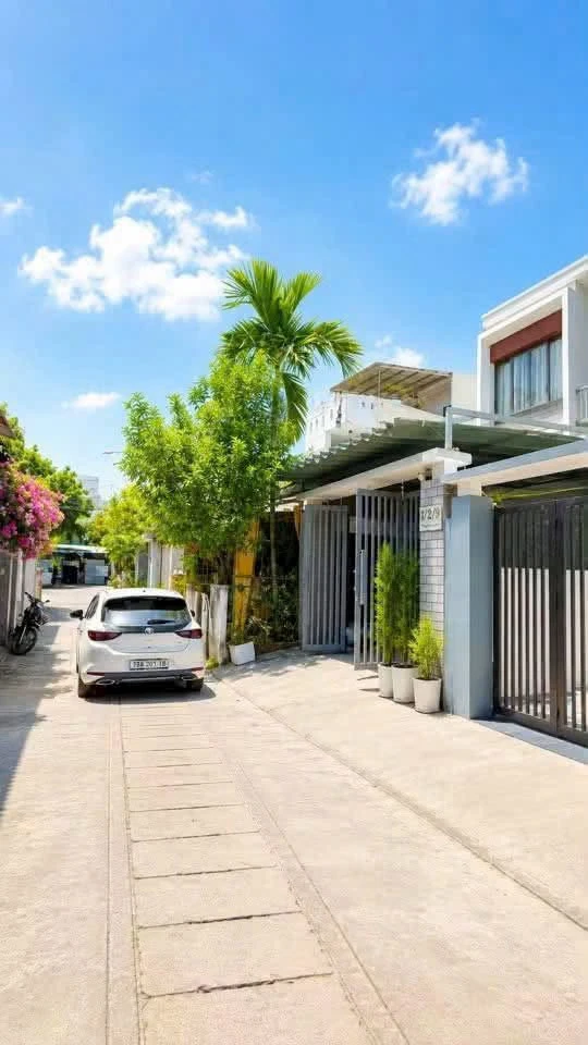 Bán nhà 3 phòng ngủ có sân ô tô gần Hùng Vương, 117m2, 2 tỷ 580 - Ảnh 1