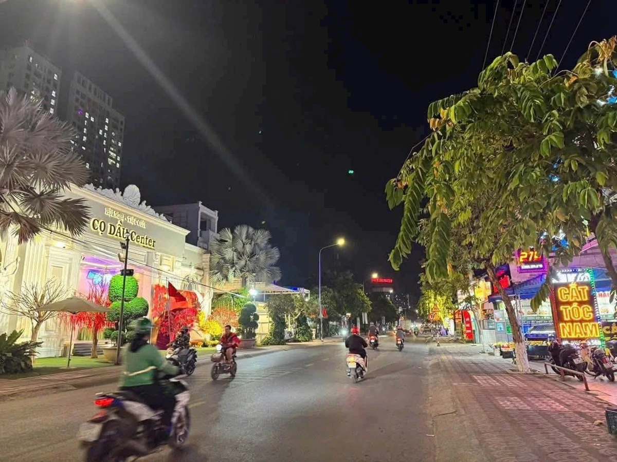 Bán nhà mặt tiền 120m² 3 phòng ngủ Nguyễn Đức Thiệu Di An 6.9 tỷ - Ảnh 1
