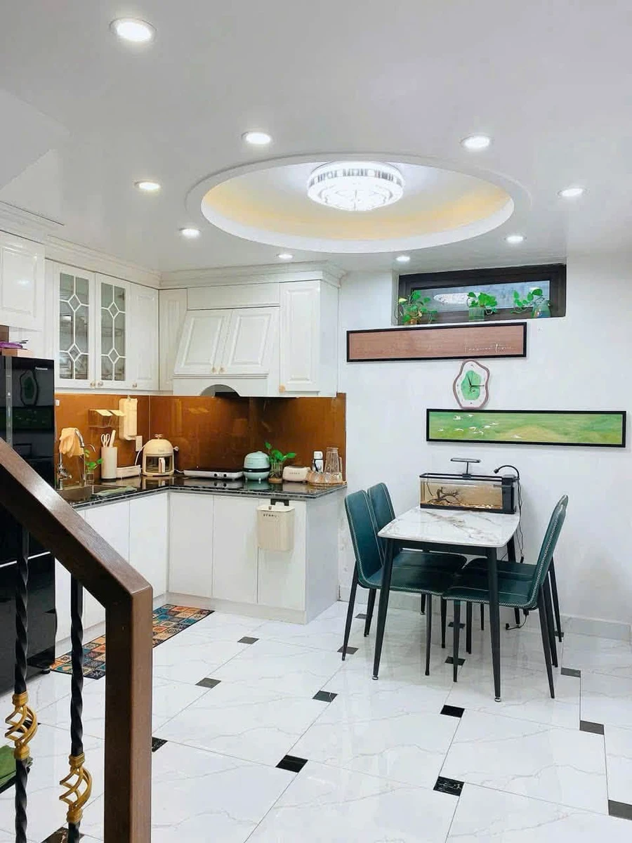 Bán nhà dân 3,5 tầng gần 50m2 full nội thất khu Hồ Sen, Chợ Hàng giá 3,35 tỷ - Ảnh thu nhỏ 2