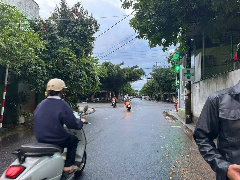 Bán nhà 3 tầng mặt tiền Trần Quang Diệu, phường Nghĩa Lộ, Quảng Ngãi, giá 2,75 tỷ