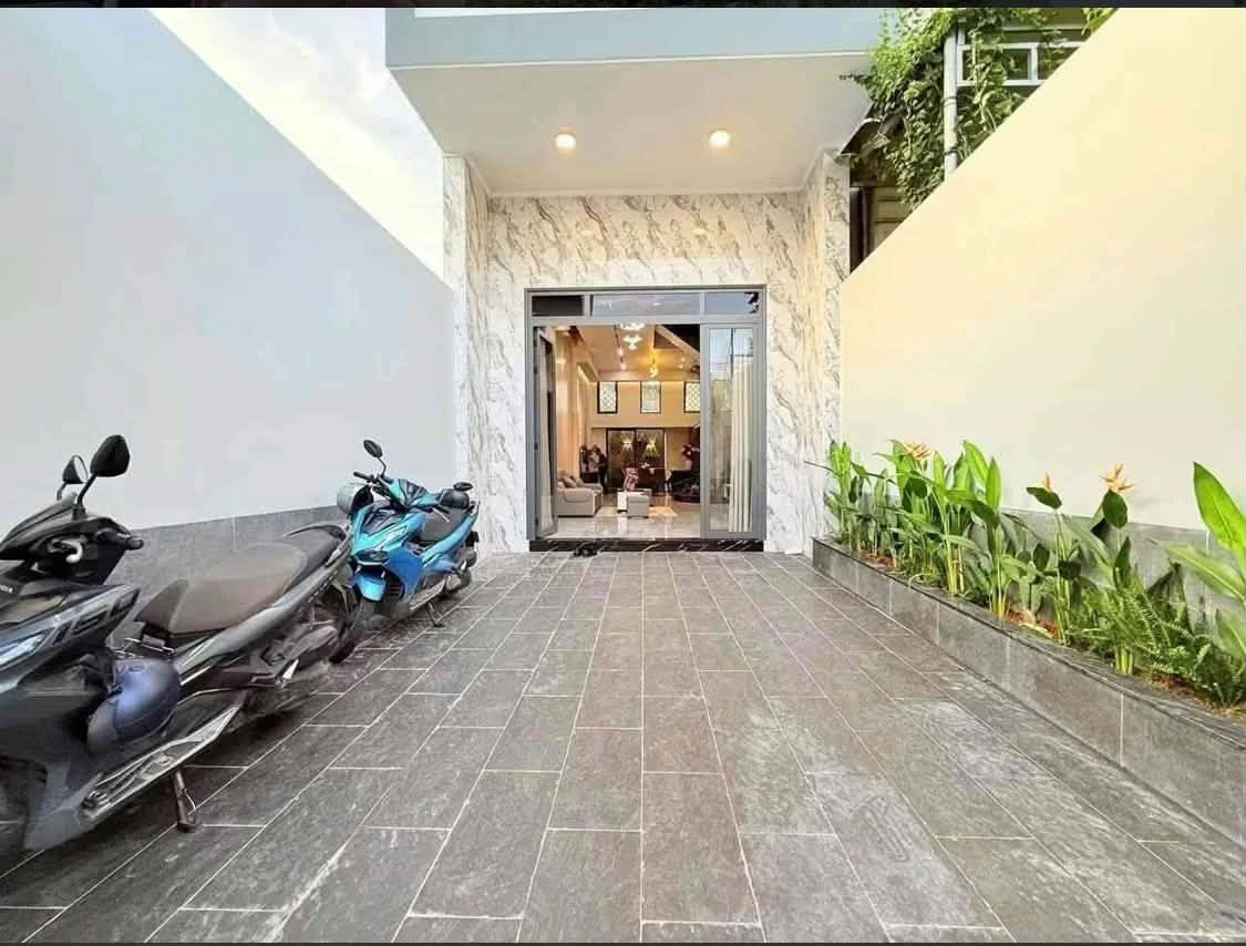 Bán nhà 4 tầng 91m² mặt tiền Dĩ An 8,8 tỷ - Ảnh thu nhỏ 2
