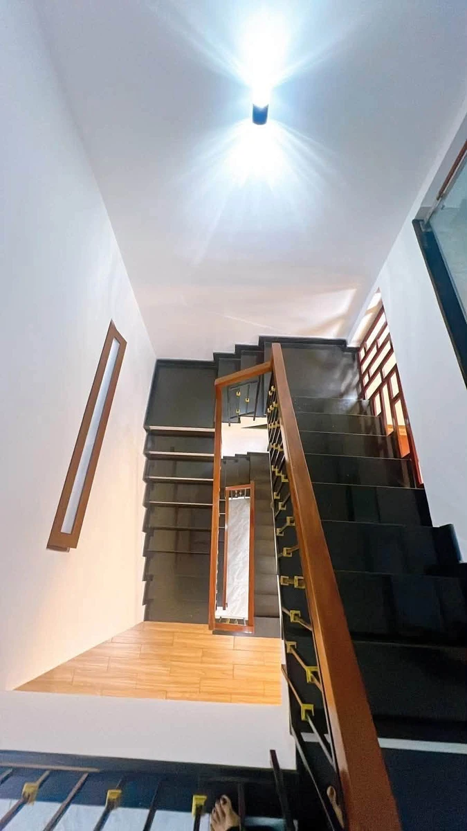 Bán nhà 3 tầng mặt tiền Lê Văn Hiến 73m² - 9,5 tỷ - Ảnh thu nhỏ 4
