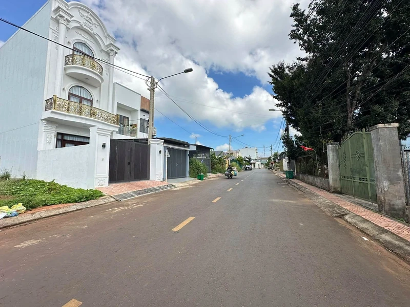 Bán đất 2 mặt tiền đường Dã Tượng Buôn Ma Thuột 61,9m²