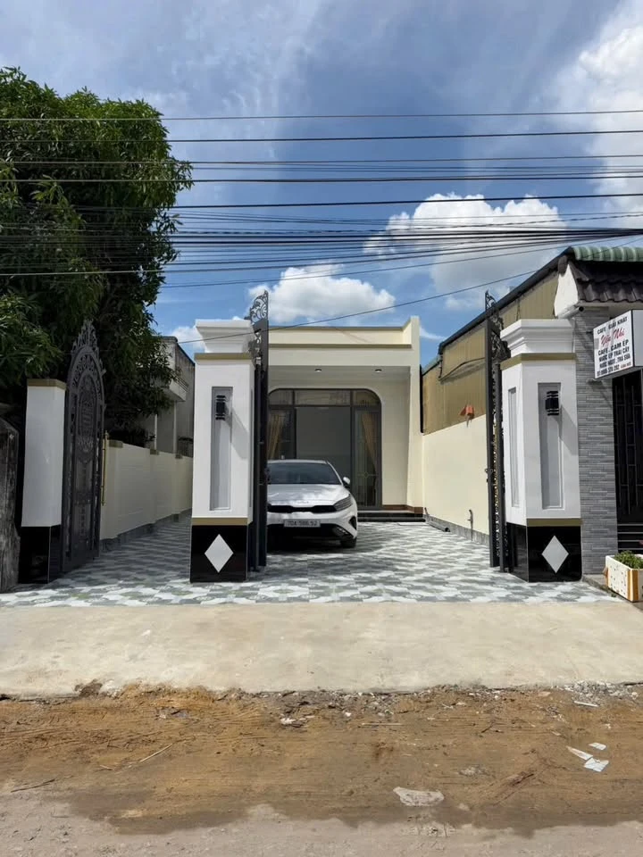 Bán nhà mới hoàn thiện 130m2, 3PN 3WC tại Ninh Thạnh, Tây Ninh 2 tỷ 050 - Ảnh thu nhỏ 2