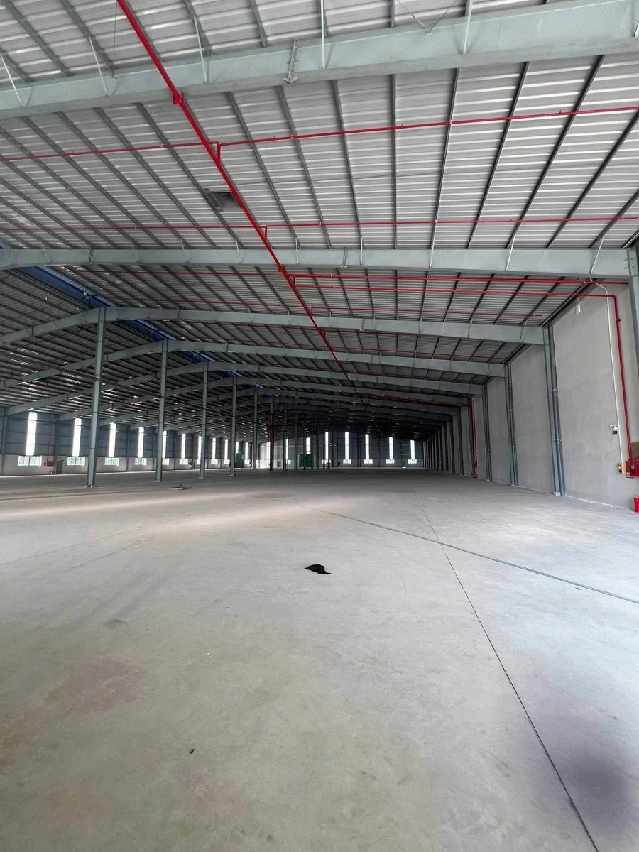 Cho thuê kho xưởng 5.565m² gần ngã tư Thủ Đức, 470 triệu/tháng - Ảnh 1