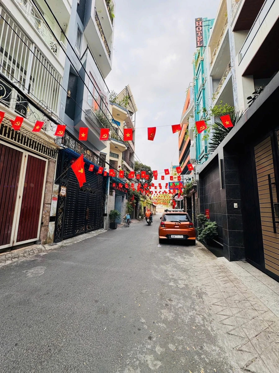 Bán biệt thự 70m2, ngang 7m, 3 tầng đường Lạc Long Quân, giá 7,9 tỷ - Ảnh thu nhỏ 2
