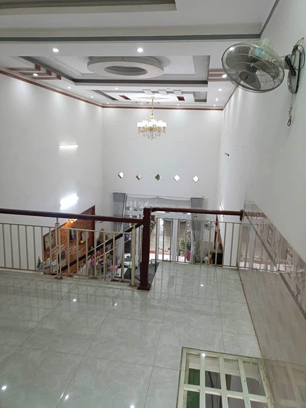 Bán nhà mái thái mặt tiền QL14 Hòa Khánh 250m², 3 PN