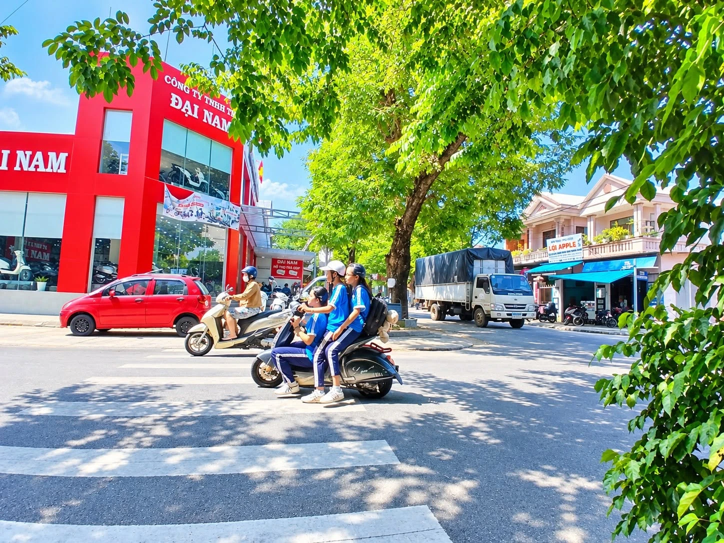 Nhà 2 tầng mặt tiền kinh doanh 203m2, gần Đại Nội - Ảnh 1