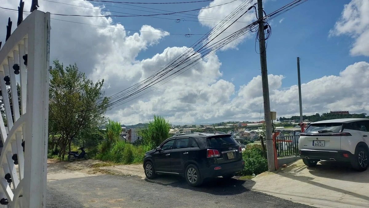 Bán villa 200m² 8 PN 8 WC 8.5 tỷ Đà Lạt - Ảnh thu nhỏ 2