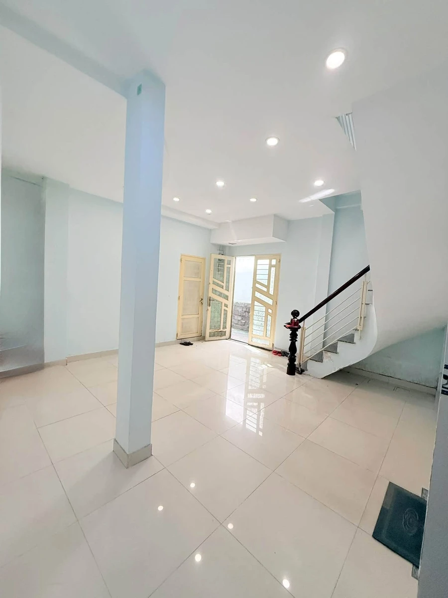 Bán nhà 3 tầng 79.8m² giá 4 tỷ 250 triệu Quận 4 - Ảnh thu nhỏ 5