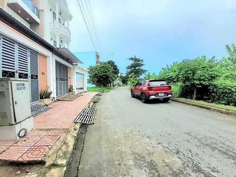 Bán nhà 1 trệt 2 lầu 74,9m² gần chợ Long Thượng, Phước Lý, Tây Ninh