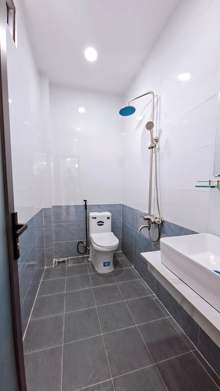 Nhà lầu 2 mặt tiền hẻm Biên Hòa 130m2, 3 PN 2 WC
