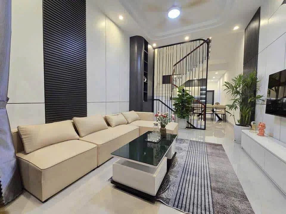 Cho thuê nhà 4 tầng 200m2, 4 PN Cù Chính Lan - Ảnh thu nhỏ 2
