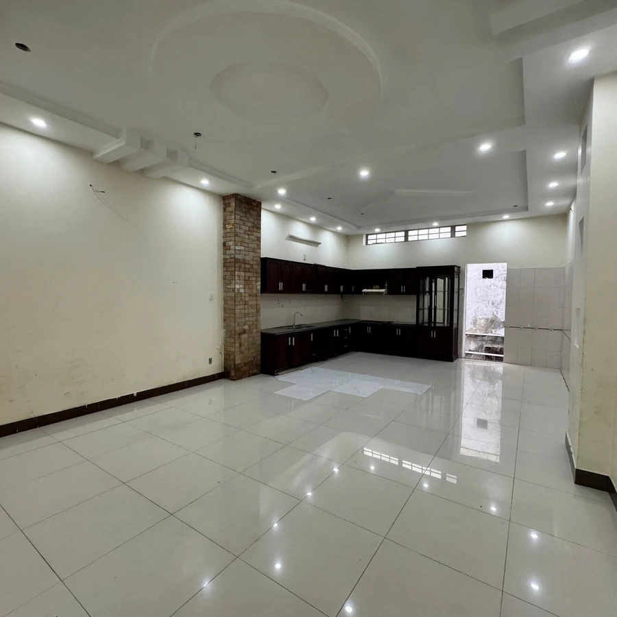 Bán nhà 2 tầng mặt tiền Lý Nhân Tông, Hòa Cường, Đà Nẵng, 95m2 - Ảnh 1
