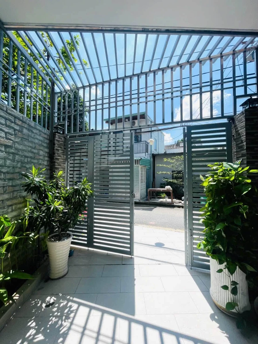 Bán nhà phố mặt tiền Linh Đông Thủ Đức 72m2 giá 8 tỷ 600 - Ảnh thu nhỏ 2