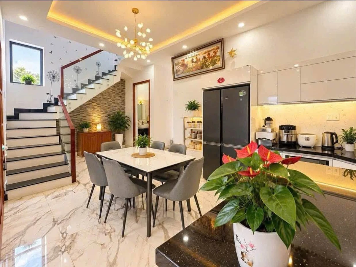 Bán villa 5PN, 200m² Đà Lạt giá 8,5 tỷ - Ảnh thu nhỏ 3