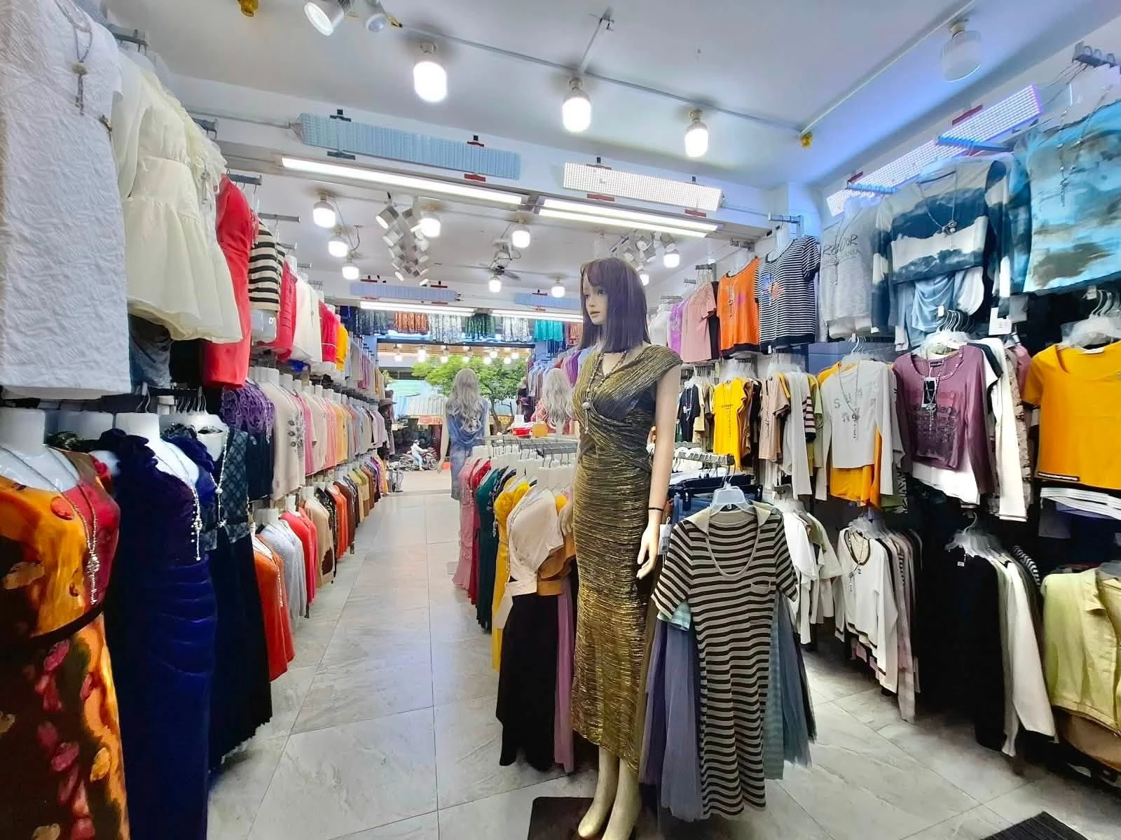 Bán nhà mặt tiền Lê Minh Xuân, 100m2, 7 tầng, thang máy, 16 phòng ngủ, gần chợ Tân Bình - Ảnh 1