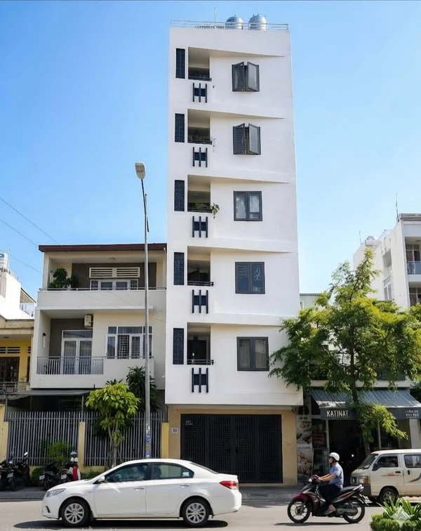 Bán tòa nhà căn hộ 6 tầng, 450m2, mặt tiền Phùng Hưng, Nha Trang