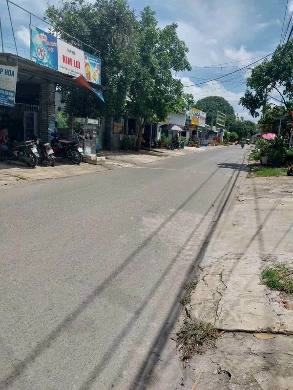 Nhà mặt tiền sổ riêng 200m² Trảng Dài, Đồng Nai - 4.7 tỷ