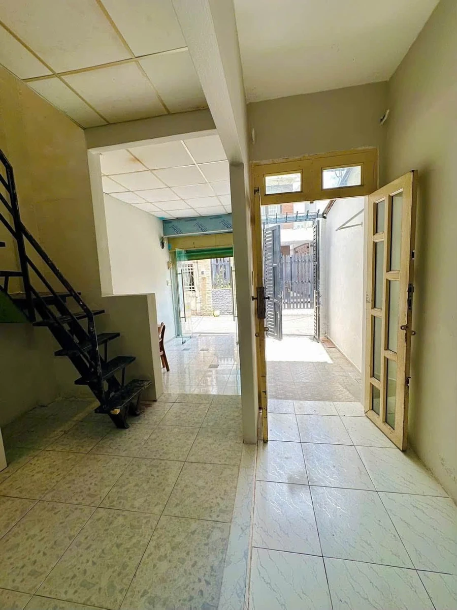Bán nhà 2 tầng mặt tiền kinh doanh 32m² Linh Chiểu - Ảnh thu nhỏ 3
