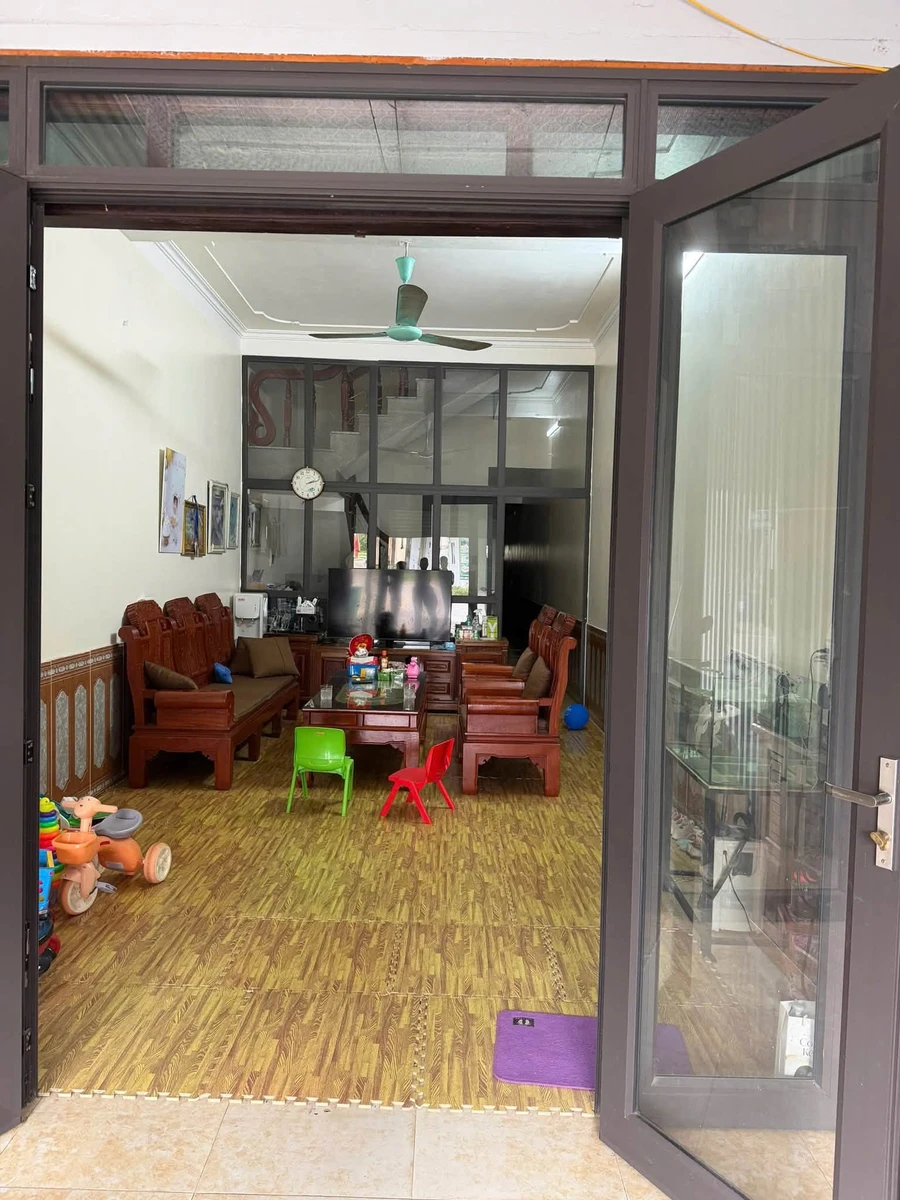 Bán nhà 2 tầng 3 phòng ngủ 96m² Quyết Thắng, giá 4 tỷ 680 triệu - Ảnh thu nhỏ 2