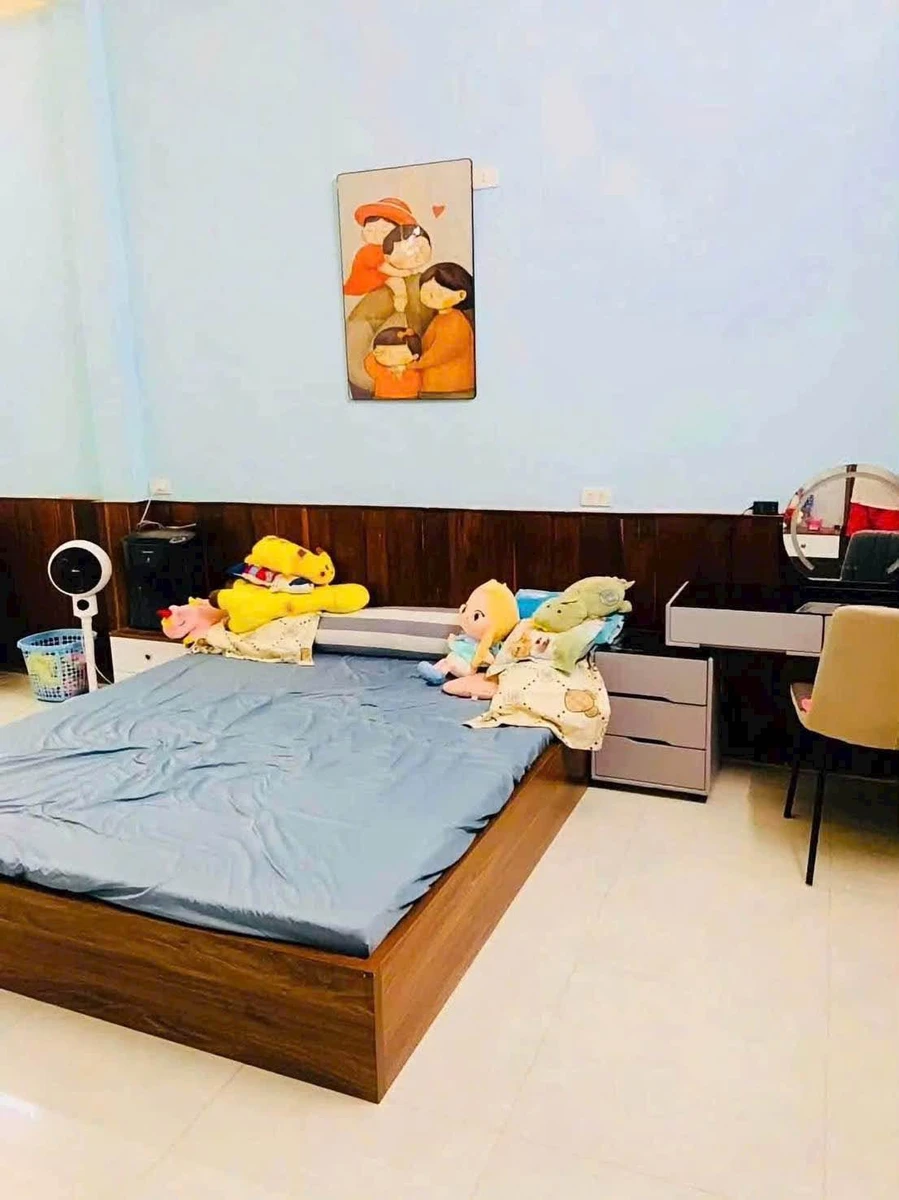 Bán nhà mặt tiền 100m2 4 phòng Hai Bà Trưng Quy Nhơn 7,5 tỷ - Ảnh thu nhỏ 4