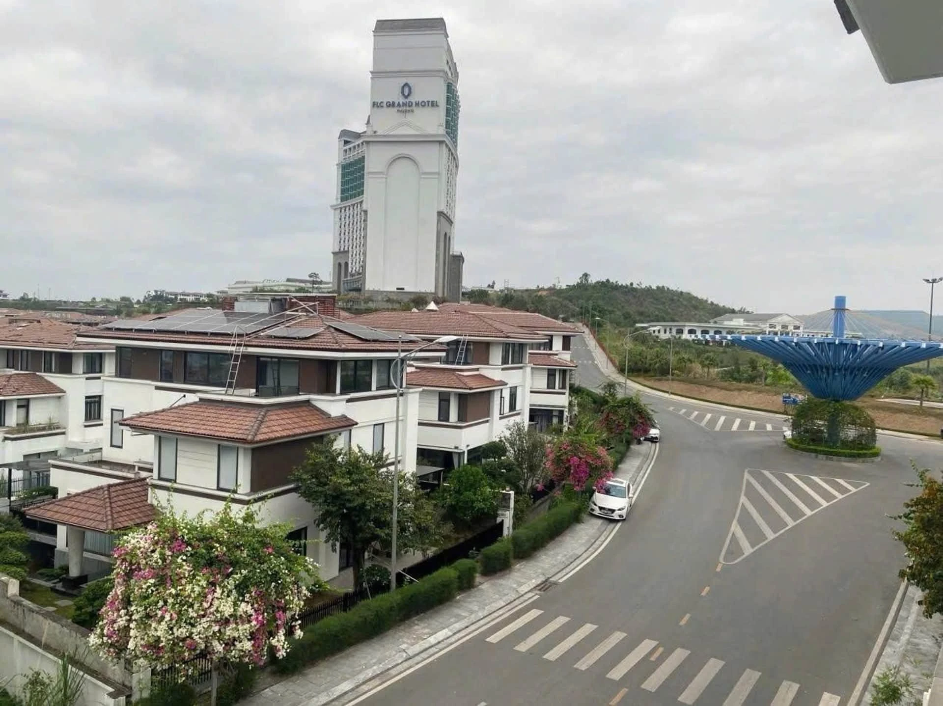 Bán biệt thự 150m FLC Hạ Long, 3 tầng, sân vườn, gara - Ảnh 1