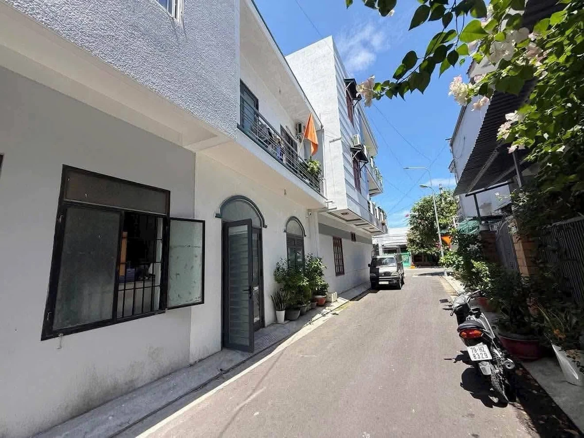 Nhà 2 tầng Nha Trang, 60m², 2 phòng ngủ, 2,45 tỷ - Ảnh thu nhỏ 2