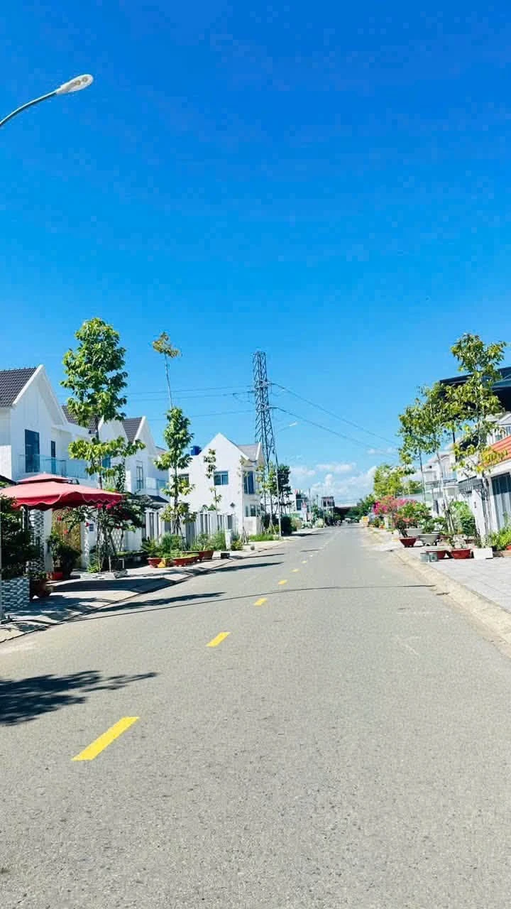 Bán nhà 4 phòng ngủ 216m² đường 7 Nam An Hòa Bình Chánh - Ảnh 1