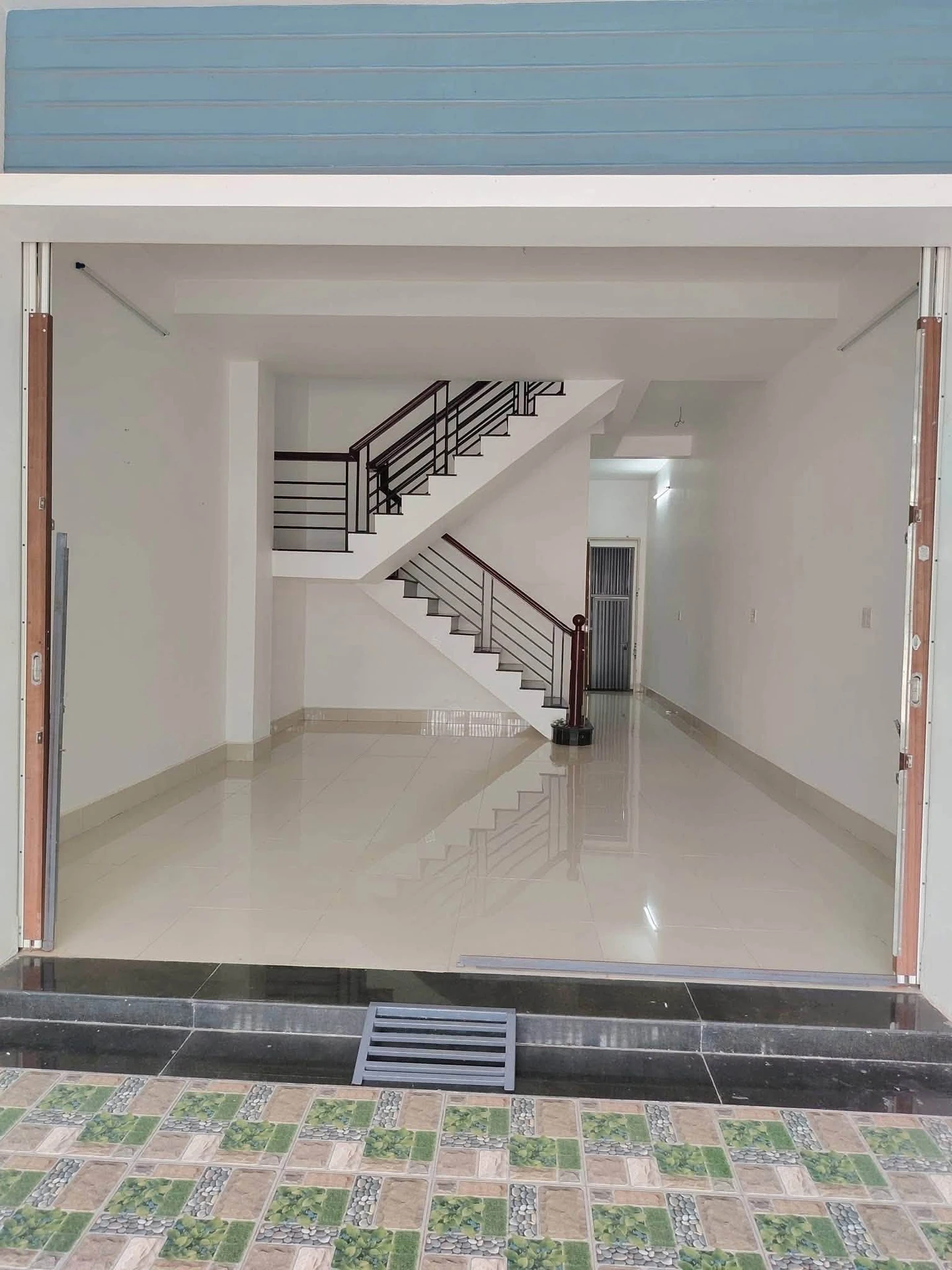 Cho thuê nhà 1 trệt 1 lầu 100m2 KĐT Tây Bắc A6, đường số 12, Rạch Giá giá 6 triệu/tháng - Ảnh 1