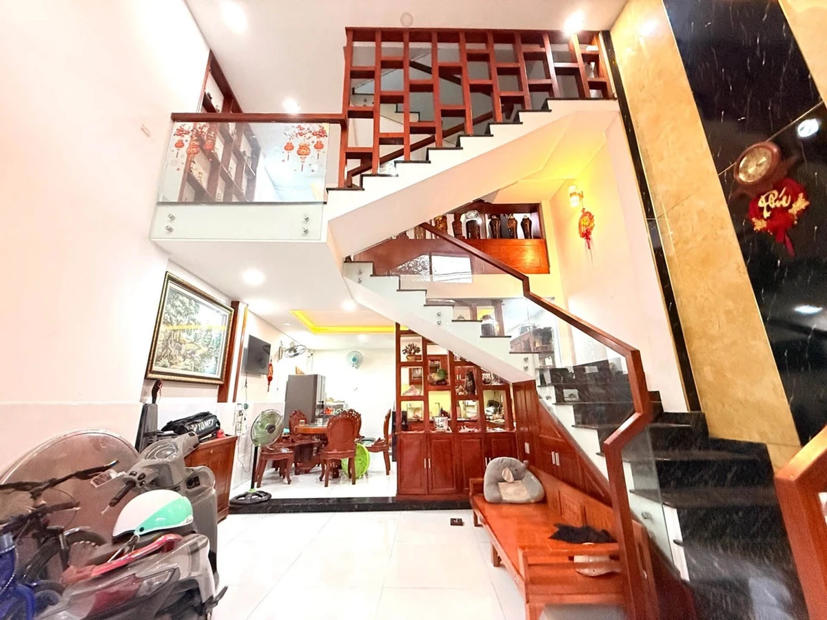 Bán nhà 5x11m 1 trệt 1 lửng 3 lầu, 4PN, gần chợ Thạnh Xuân Quận 12, nhỉnh 5 tỷ - Ảnh 1