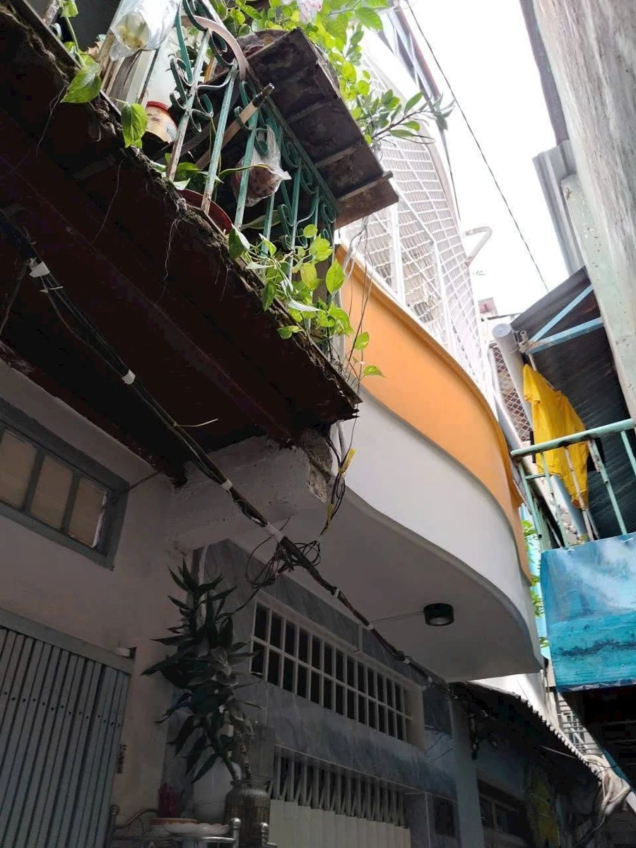 Bán nhà 3 tầng hẻm Lạc Long Quân, Phường 5, Quận 11, 2PN, giá 1,75 tỷ - Ảnh thu nhỏ 3