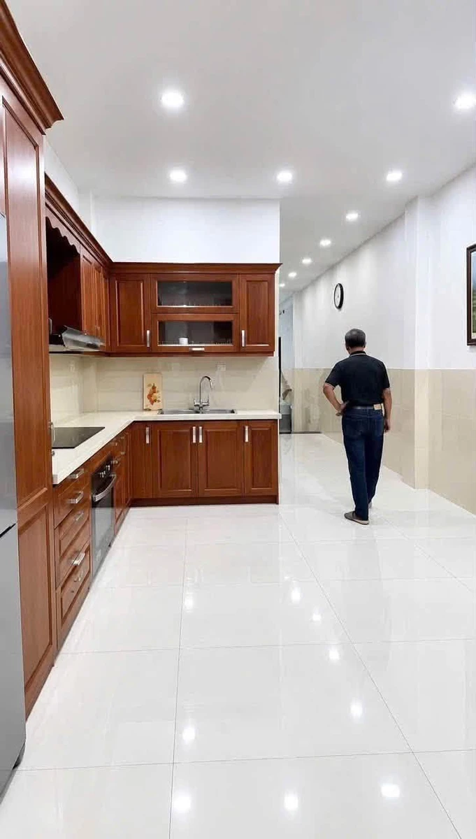 Cho thuê nhà mặt tiền 80m² 6PN 5WC khu họ Lê Tân Phú - Ảnh thu nhỏ 3